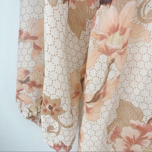 3/15 💚 Rampage | Floral & Striped Pattern Chiffon V-Neck Tunic - Picture 6 of 9